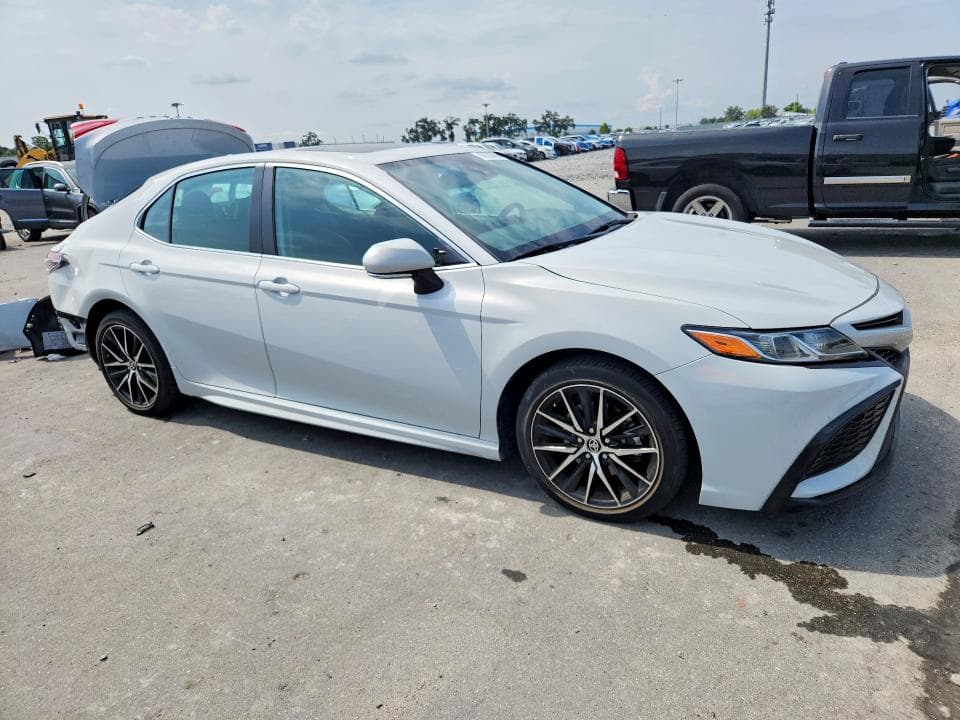 2024 TOYOTA CAMRY SE 4