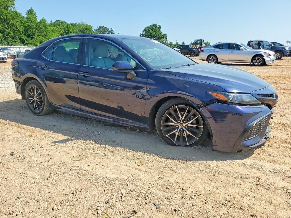 2021 TOYOTA CAMRY SE 4