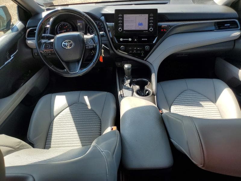 2021 TOYOTA CAMRY SE 8