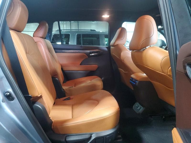 2021 TOYOTA HIGHLANDER PLATINUM PLATINUM 11