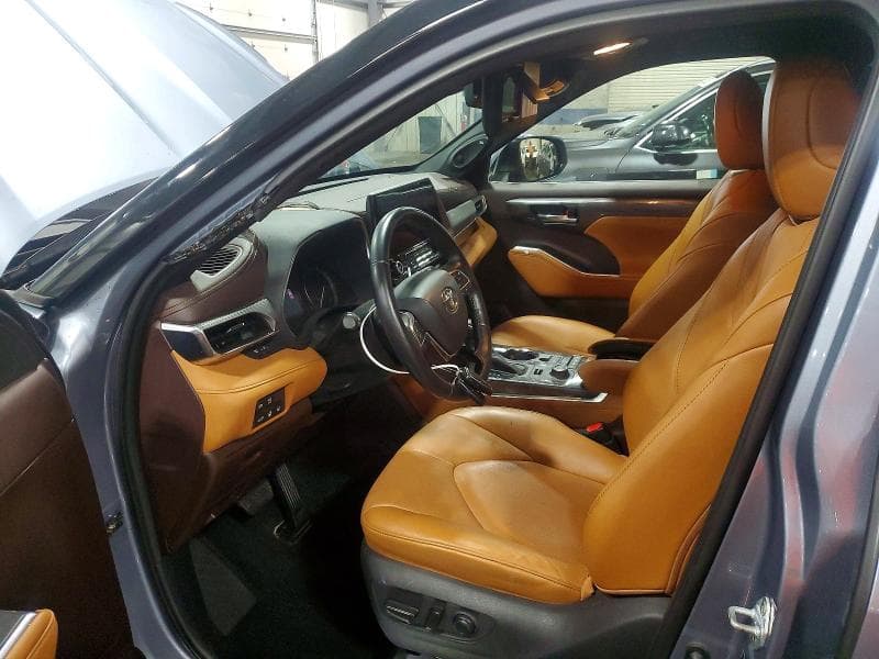2021 TOYOTA HIGHLANDER PLATINUM PLATINUM 7