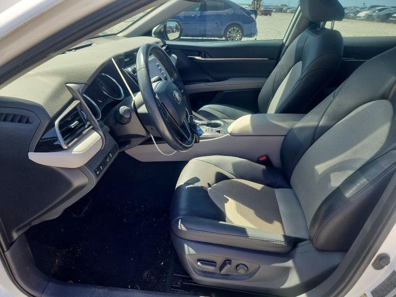 2020 TOYOTA CAMRY XLE 7