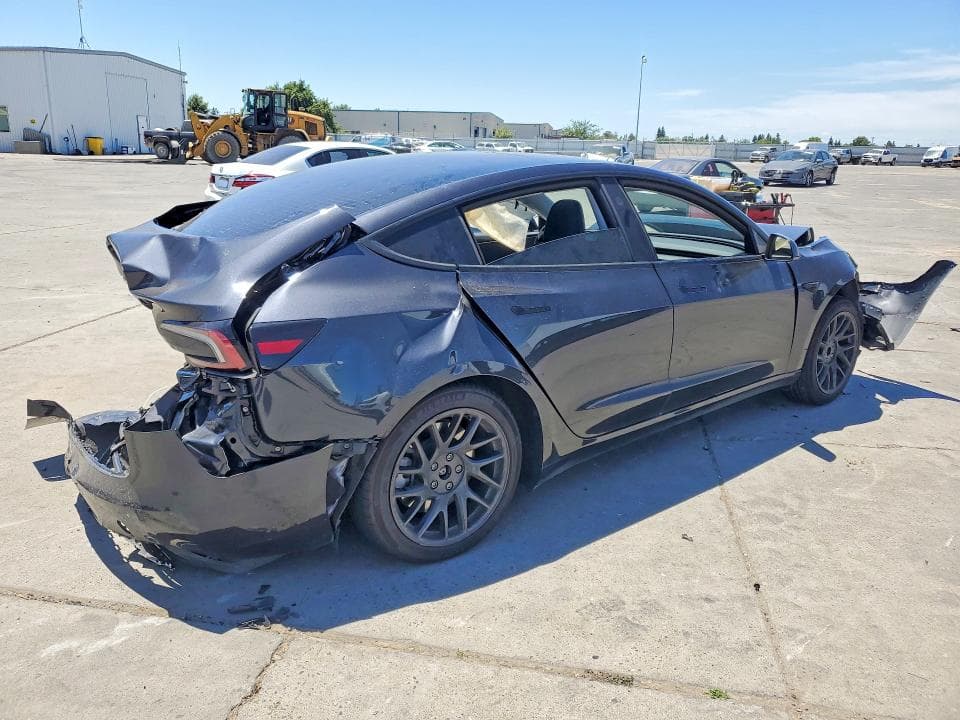 2025 TESLA MODEL 3 3