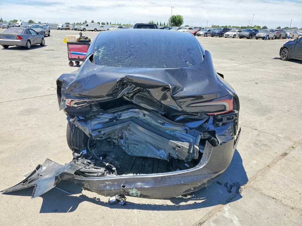 2025 TESLA MODEL 3 6