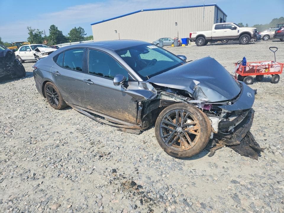 2026 TOYOTA CAMRY SE 4