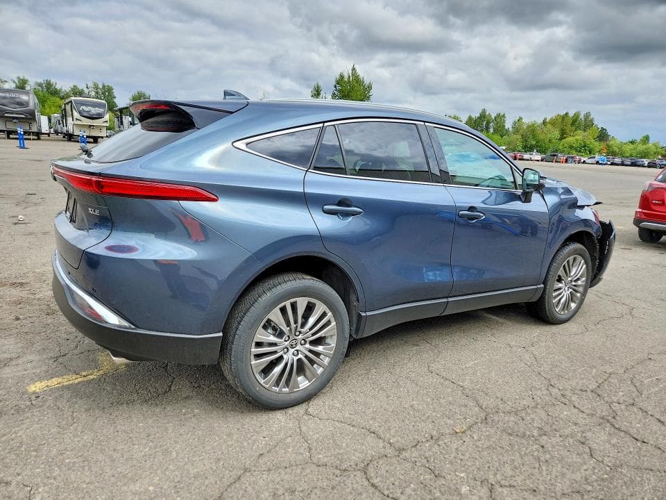 2023 TOYOTA VENZA XLE XLE 3