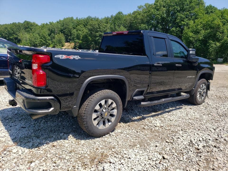 2025 CHEVROLET SILVERADO K2500 CUSTOM 3