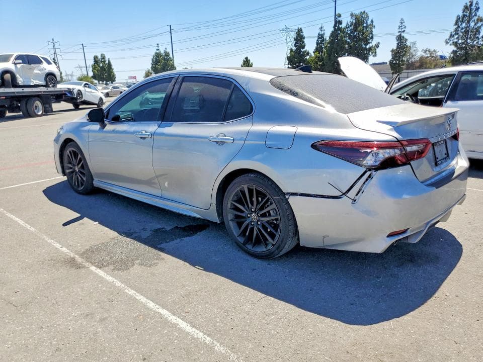 2022 TOYOTA CAMRY XSE 2