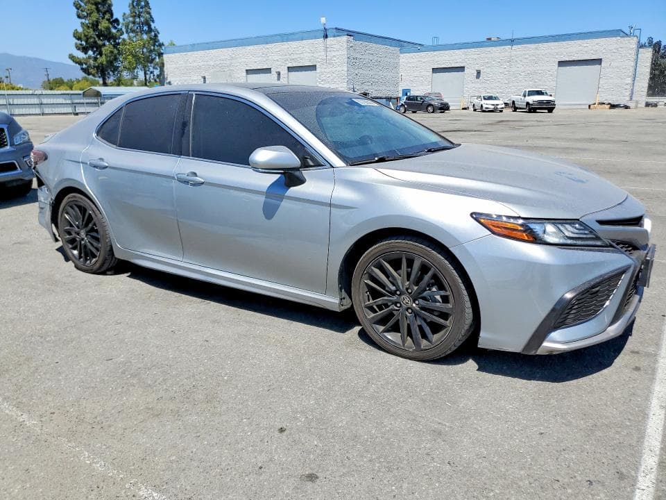 2022 TOYOTA CAMRY XSE 4