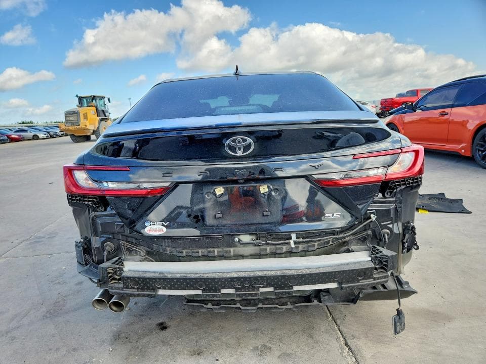 2025 TOYOTA CAMRY SE 6
