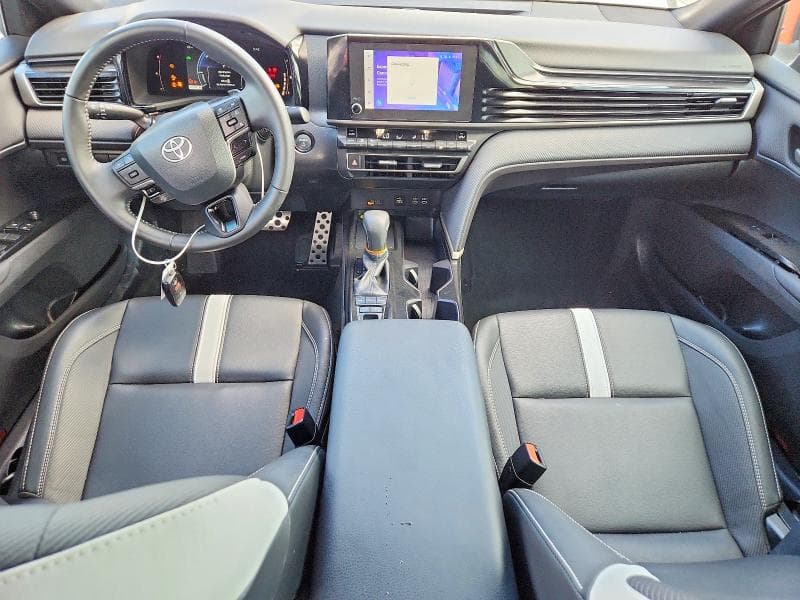 2025 TOYOTA CAMRY SE 8