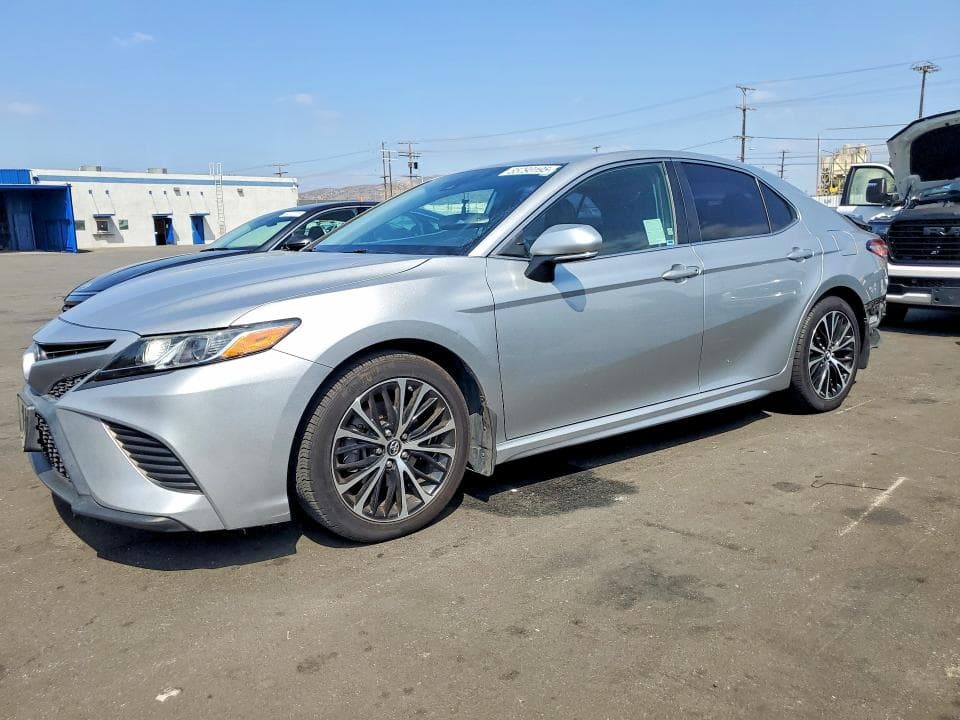 2019 TOYOTA CAMRY SE - 1