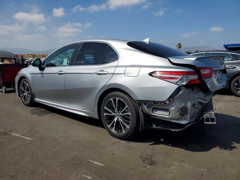 2019 TOYOTA CAMRY SE 2