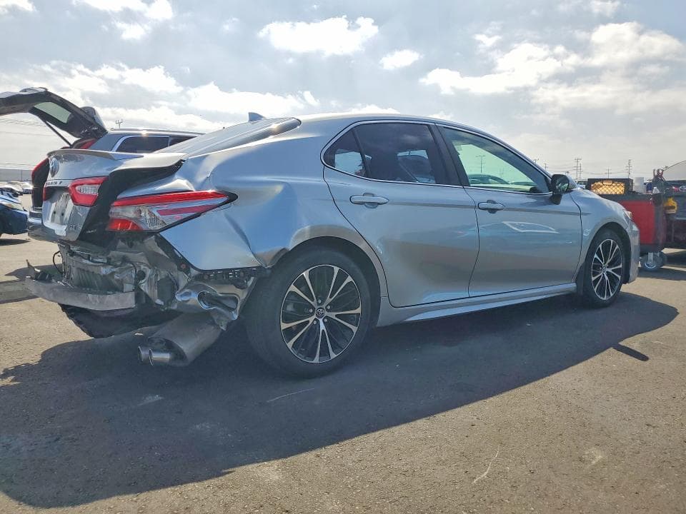 2019 TOYOTA CAMRY SE 3