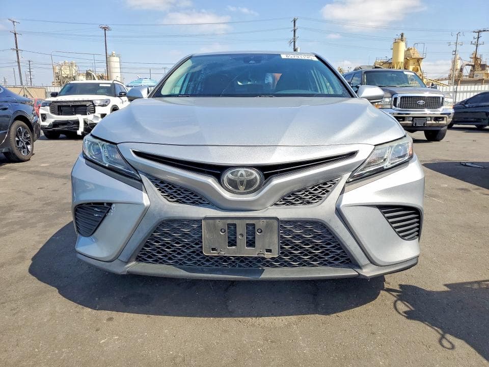 2019 TOYOTA CAMRY SE 5