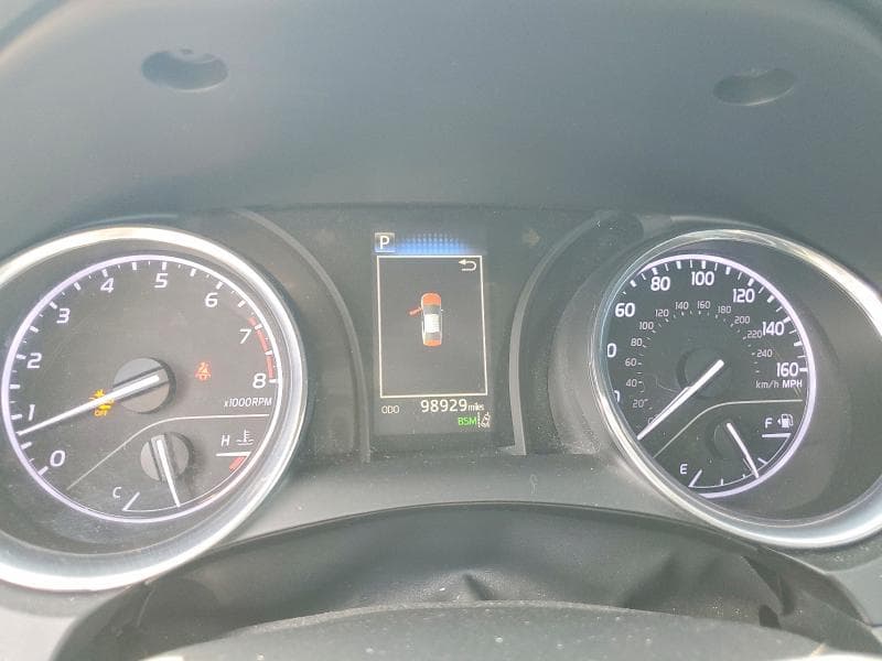 2019 TOYOTA CAMRY SE 9