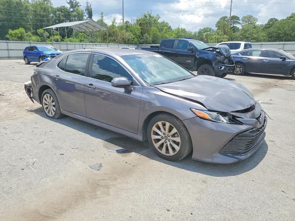 2019 TOYOTA CAMRY LE 4