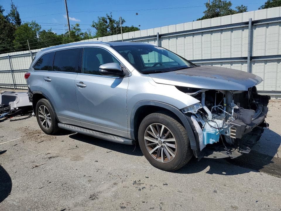 2018 TOYOTA HIGHLANDER XLE 4