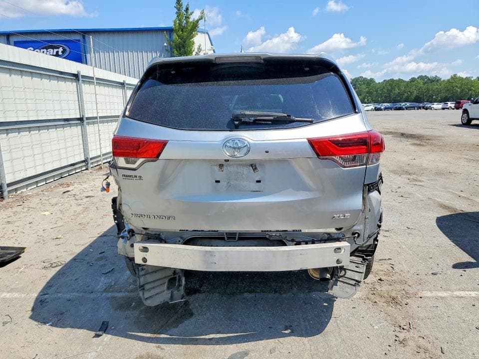 2018 TOYOTA HIGHLANDER XLE 6