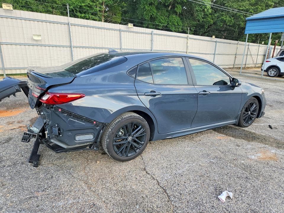 2025 TOYOTA CAMRY XSE/XLE/LE/SE 3
