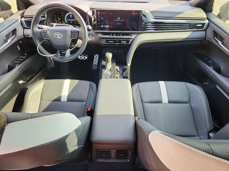 2025 TOYOTA CAMRY XSE/XLE/LE/SE 8