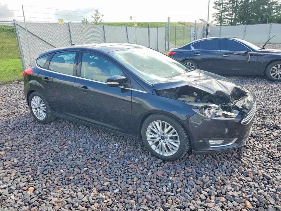 2017 FORD FOCUS TITANIUM 4