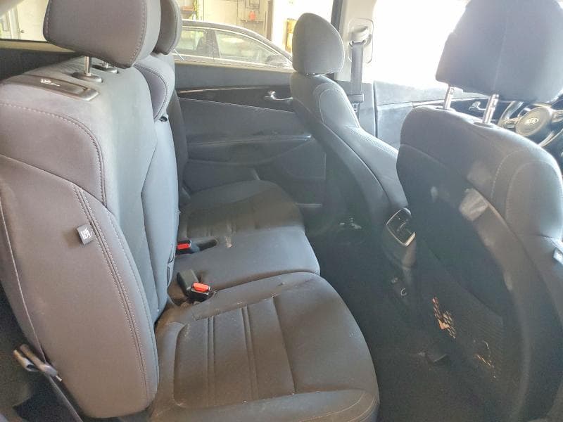 2018 KIA SORENTO 11