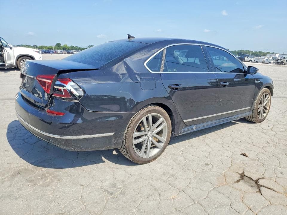 2017 VOLKSWAGEN PASSAT R-LINE 3
