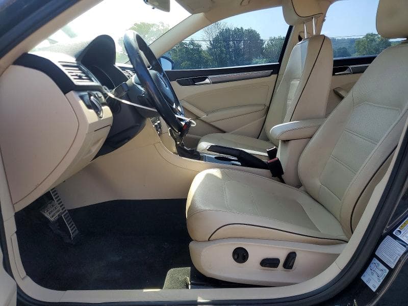 2017 VOLKSWAGEN PASSAT R-LINE 7