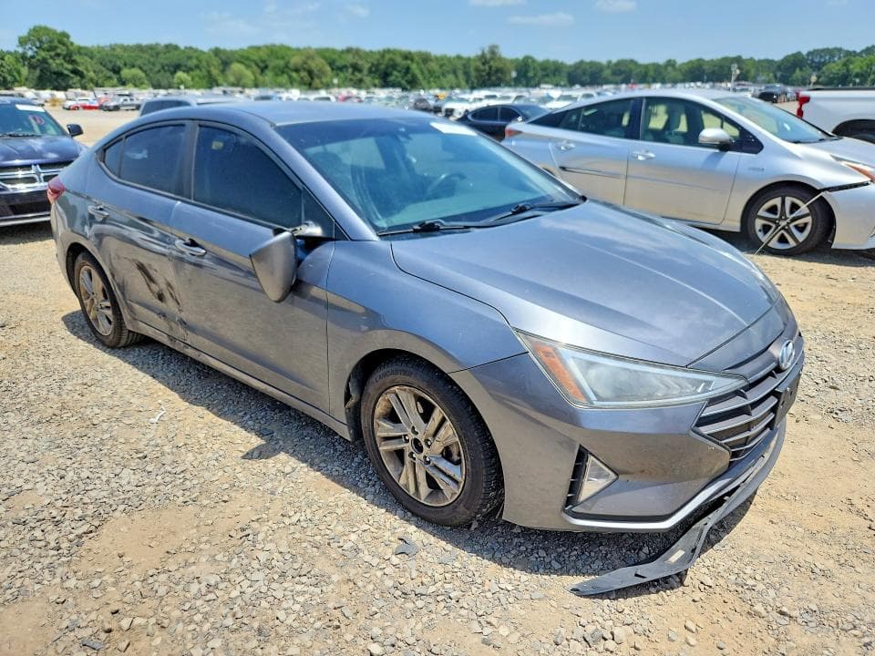 2019 HYUNDAI ELANTRA SEL 4
