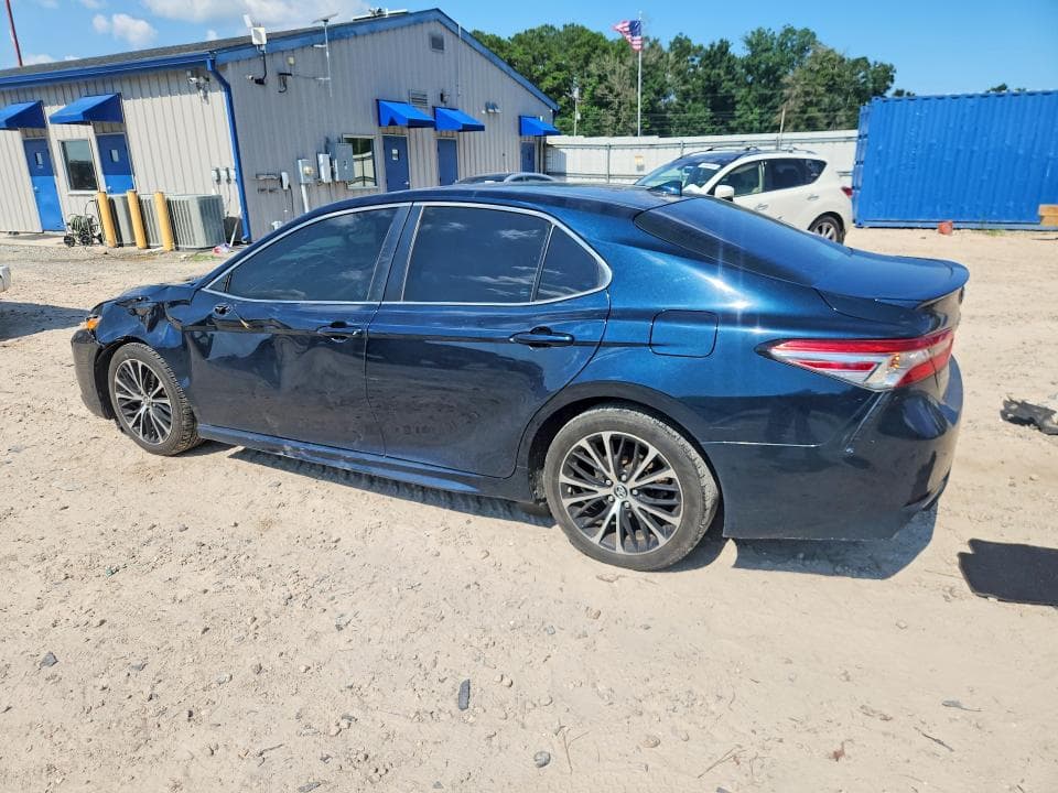2019 TOYOTA CAMRY SE 2