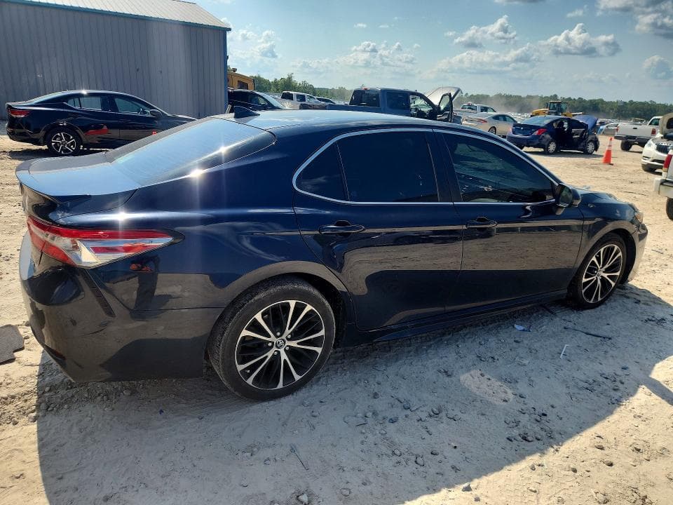 2019 TOYOTA CAMRY SE 3