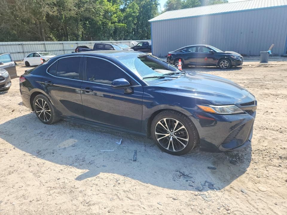 2019 TOYOTA CAMRY SE 4