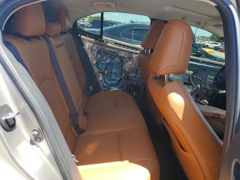 2019 LEXUS UX 200 10
