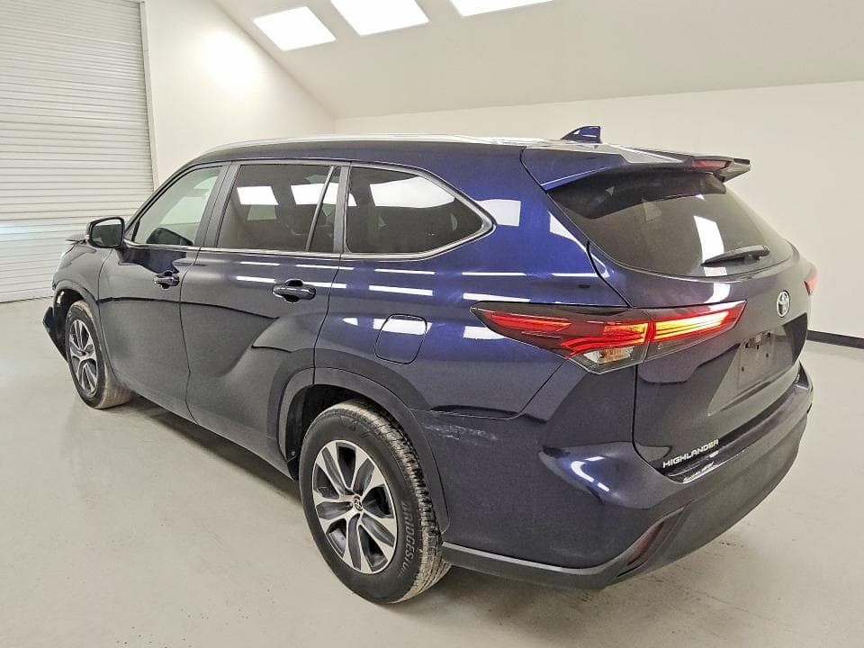 2024 TOYOTA HIGHLANDER XLE 2