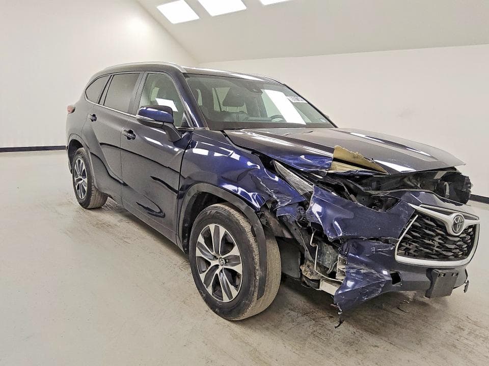 2024 TOYOTA HIGHLANDER XLE 4