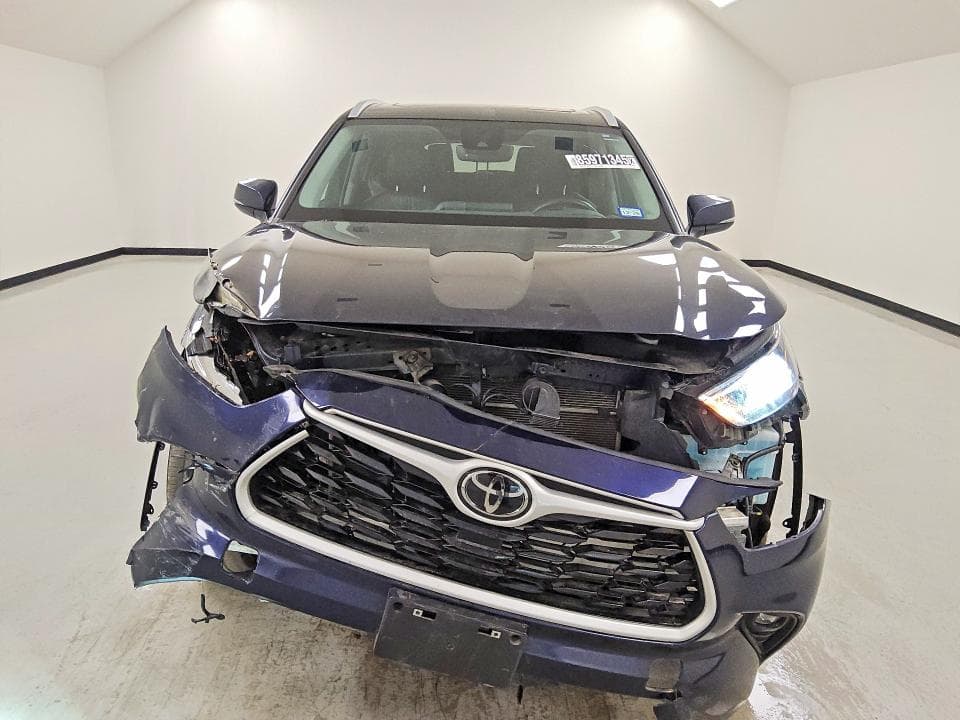 2024 TOYOTA HIGHLANDER XLE 5