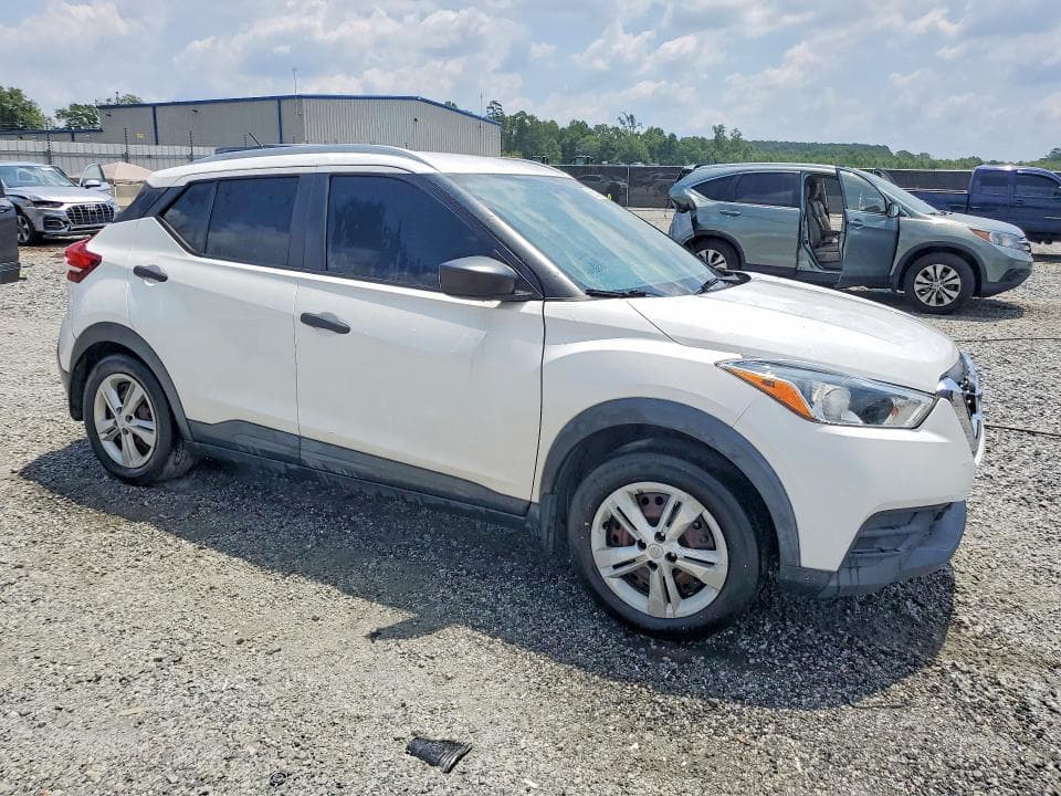 2019 NISSAN KICKS S 4