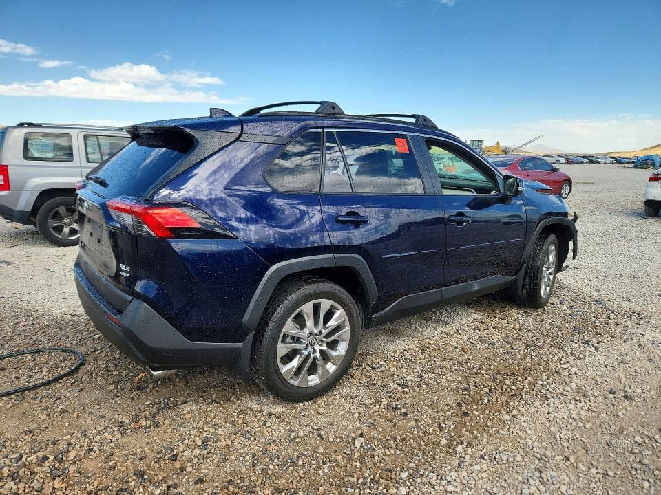 2021 TOYOTA RAV4 XLE PREMIUM 3
