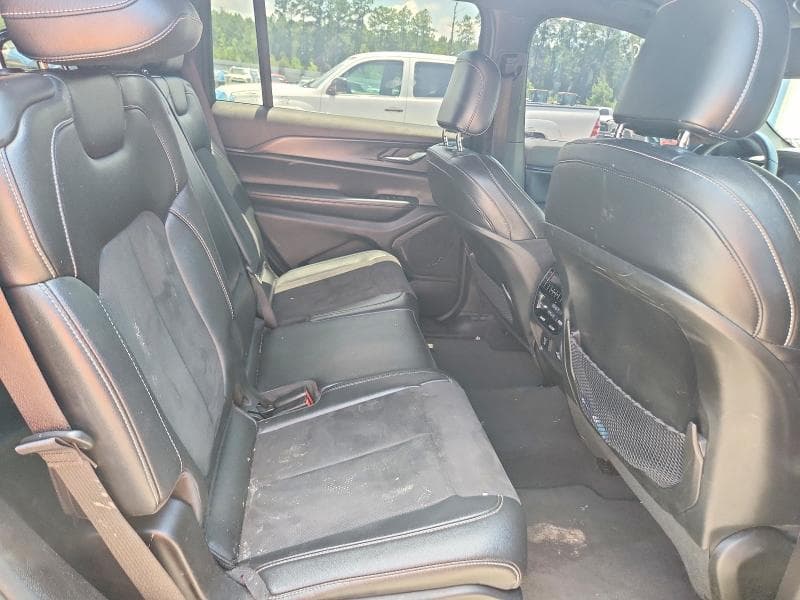 2024 JEEP GRAND CHEROKEE L LAREDO 11