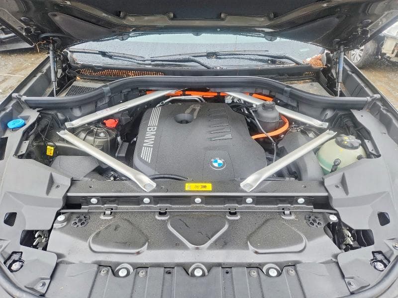 2026 BMW X5 XDRIVE50E 12