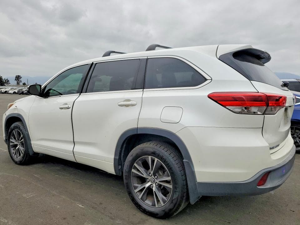 2018 TOYOTA HIGHLANDER LE LE 2