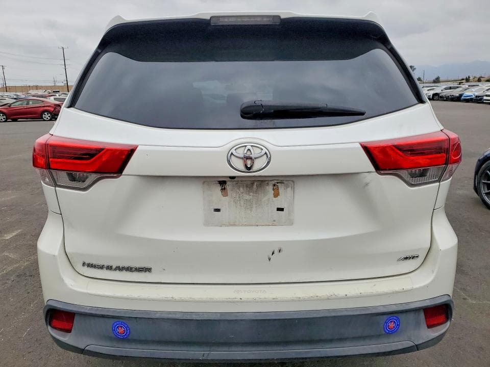 2018 TOYOTA HIGHLANDER LE LE 6