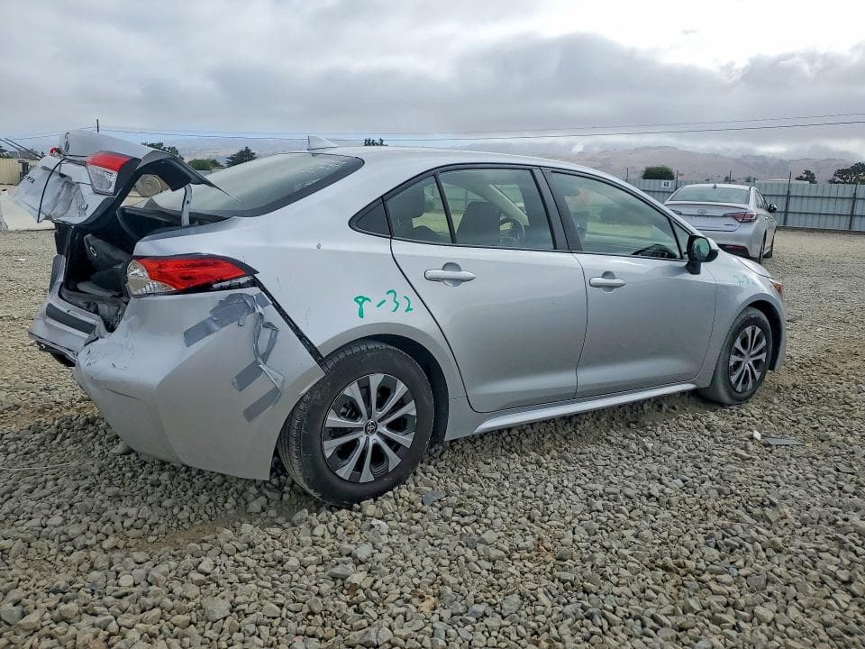 2022 TOYOTA COROLLA LE 3