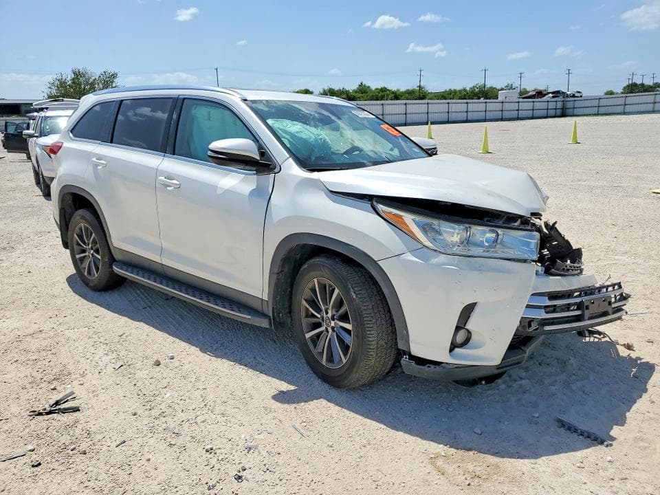 2019 TOYOTA HIGHLANDER XLE 4