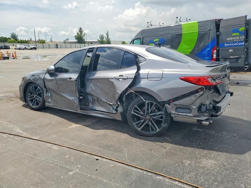 2025 TOYOTA CAMRY XSE 2