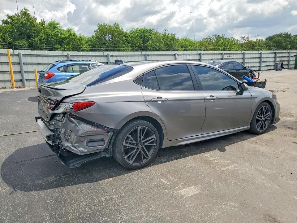 2025 TOYOTA CAMRY XSE 3