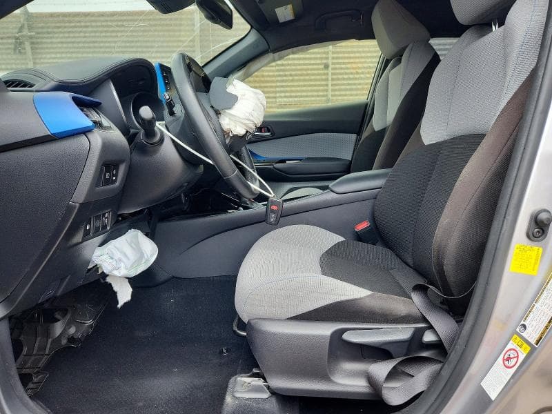 2019 TOYOTA C-HR XLE 7