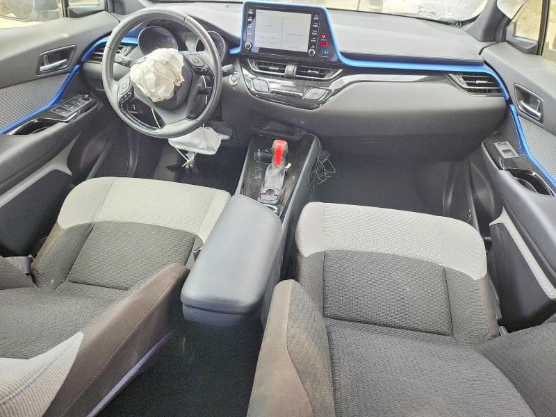 2019 TOYOTA C-HR XLE 8
