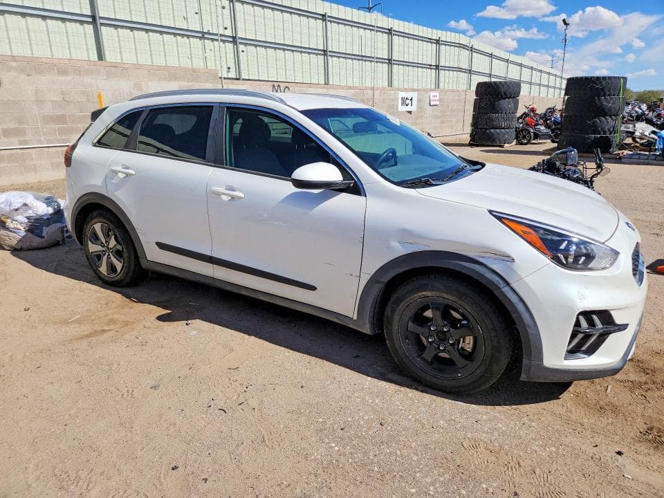 2020 KIA NIRO LX 4